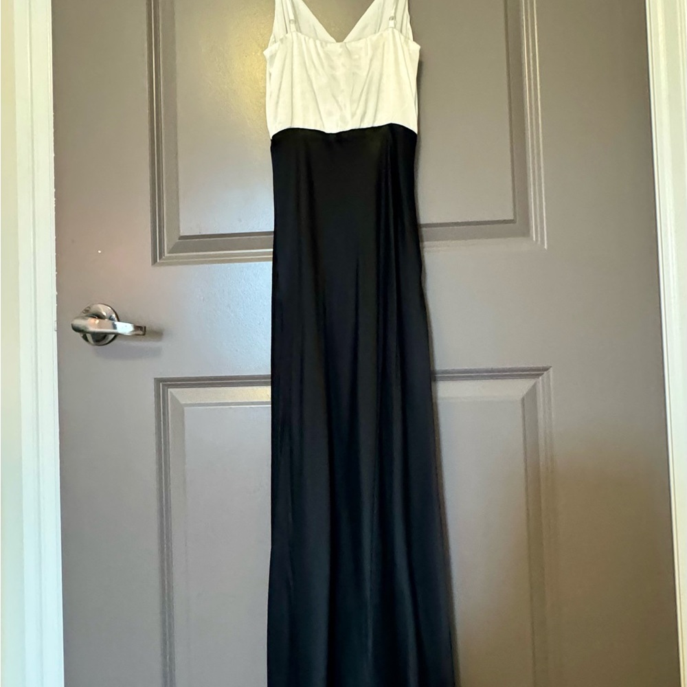 DISSH Black and White Women's Dress - Picture 9 of 10